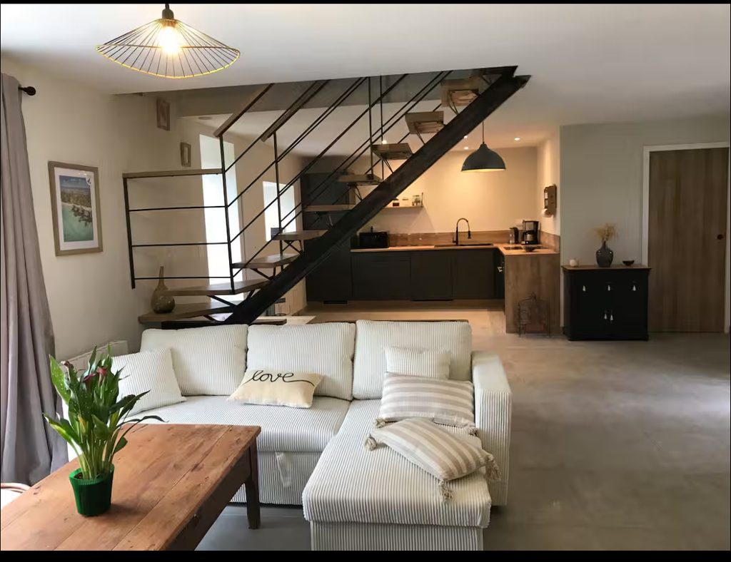 Pièce de vie spacieuse gîte kerkaouenn dans le  Morbihan